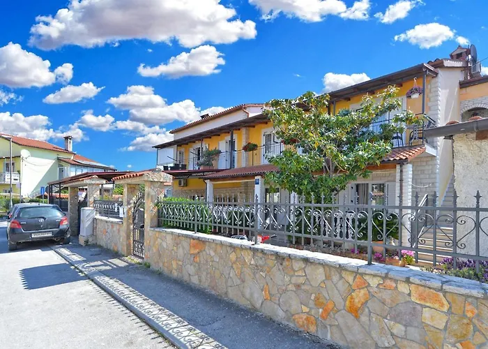 Apartments Mira 615