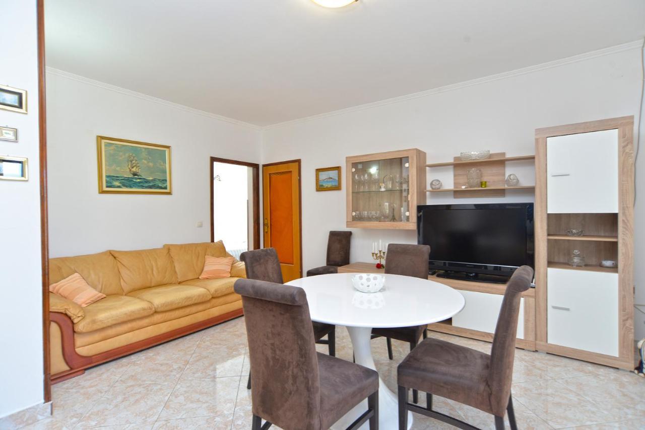 Apartment Mira 615 *